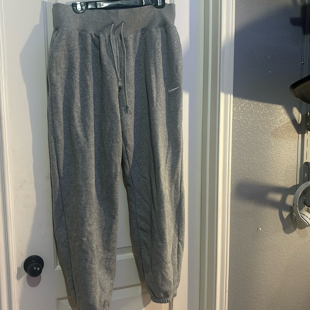 Oversized nike sweatpants size M